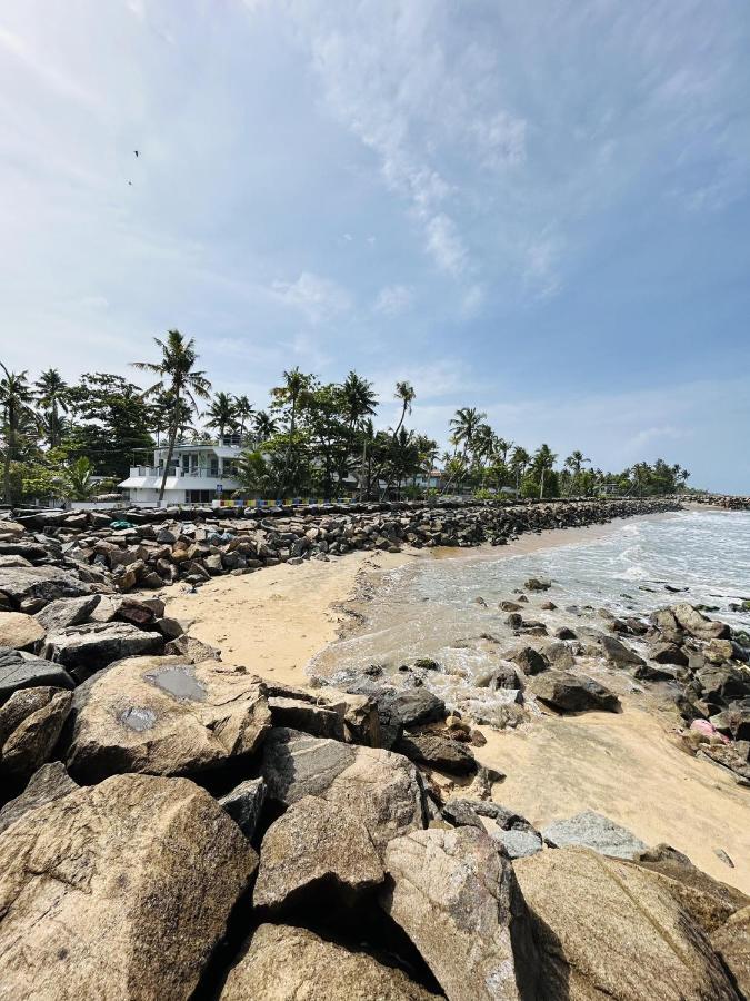 Chameleon Beach Resort, Cherai Kochi Exterior photo